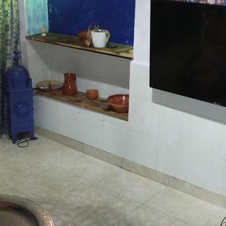 Sleep & Shower In A Typical District Cordova Esterno foto