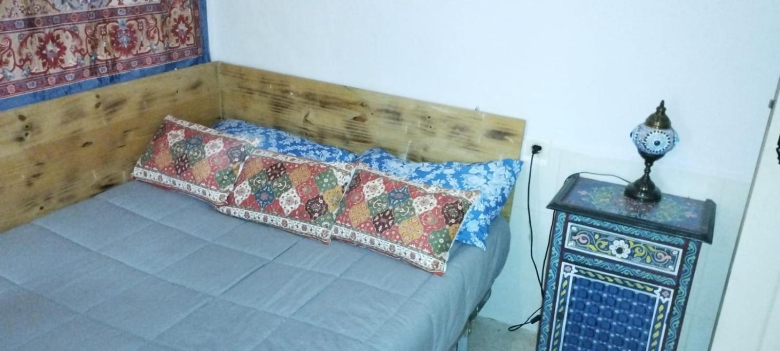 Sleep & Shower In A Typical District Cordova Esterno foto