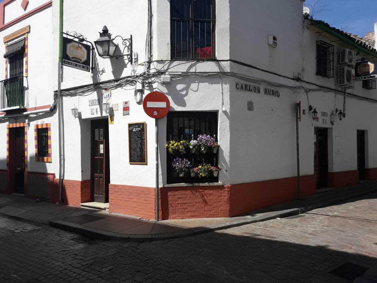 Sleep & Shower In A Typical District Cordova Esterno foto