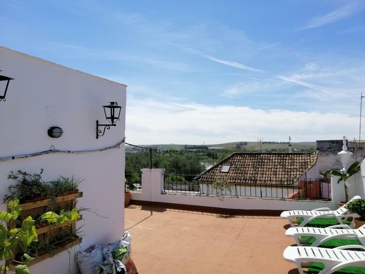 Sleep & Shower In A Typical District Cordova Esterno foto