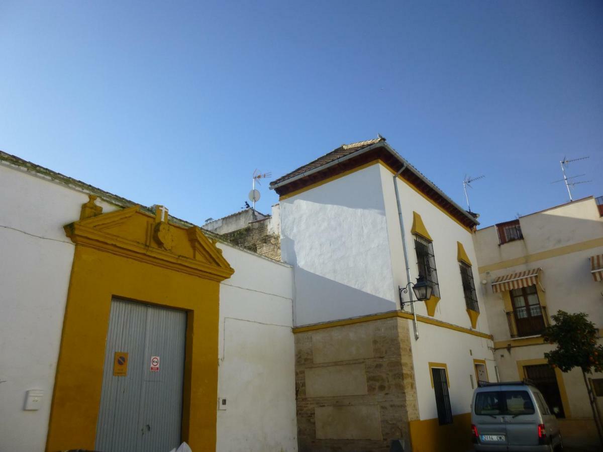 Sleep & Shower In A Typical District Cordova Esterno foto