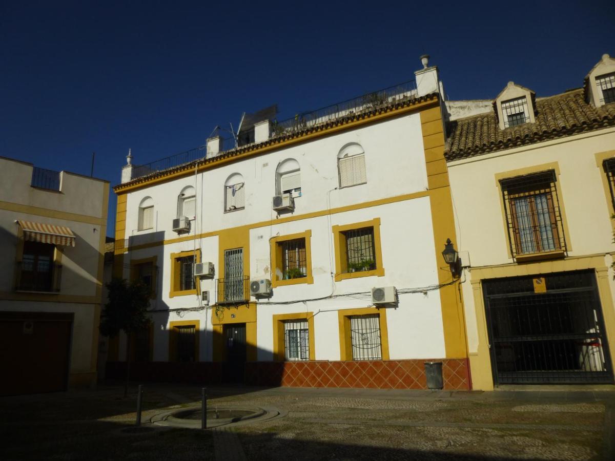 Sleep & Shower In A Typical District Cordova Esterno foto